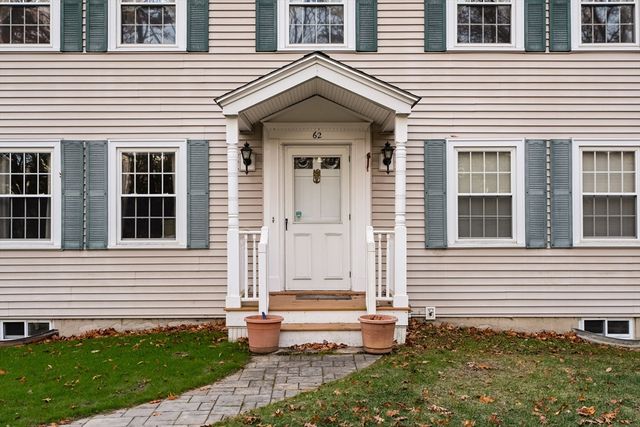 62 Wildwood Dr, Bedford, MA 01730