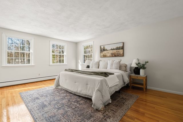 62 Wildwood Dr, Bedford, MA 01730