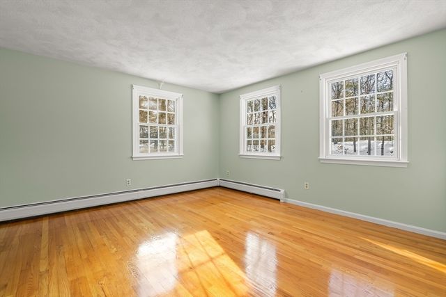 62 Wildwood Dr, Bedford, MA 01730