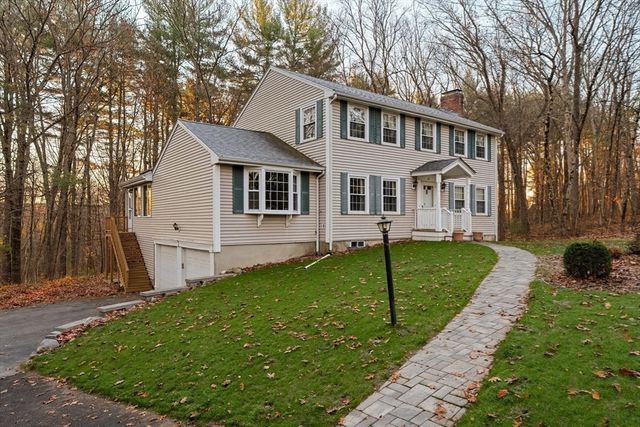 62 Wildwood Dr, Bedford, MA 01730