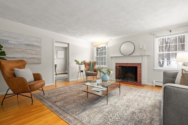 62 Wildwood Dr, Bedford, MA 01730