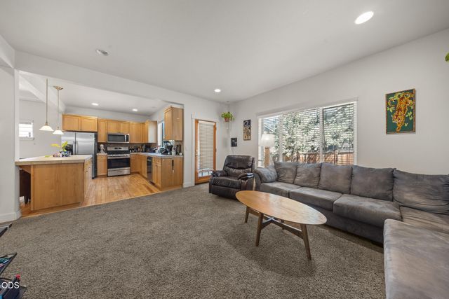 3144 NE Monte Vista Lane, Bend, OR 97701