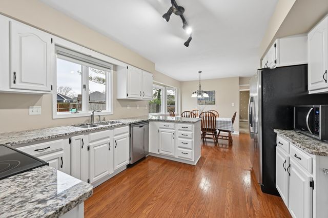 2066 Anna Street, Schererville, IN 46375