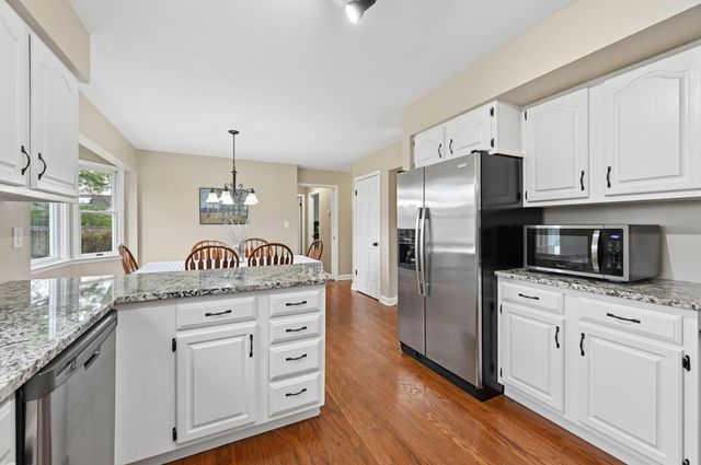 2066 Anna Street, Schererville, IN 46375