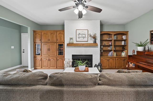 2066 Anna Street, Schererville, IN 46375