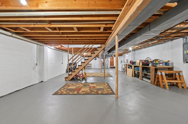 2066 Anna Street, Schererville, IN 46375