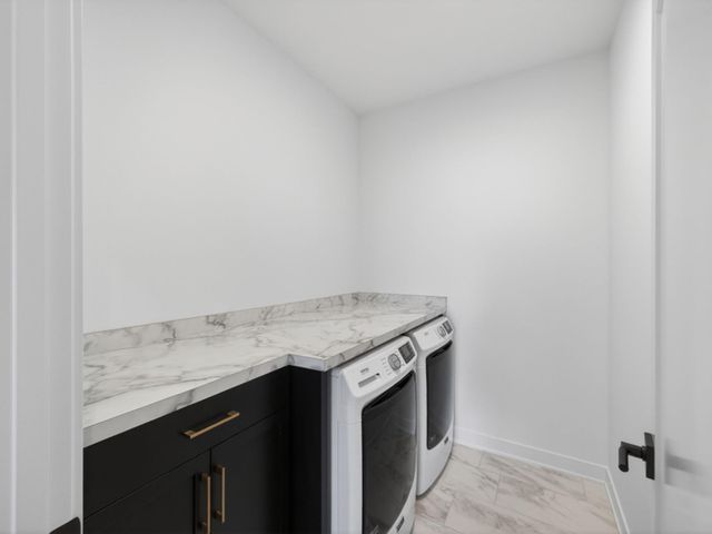 1547 Shannon Oaks Boulevard NE, Rochester, MN 55906