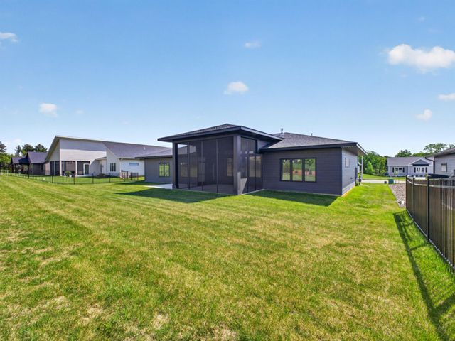 1547 Shannon Oaks Boulevard NE, Rochester, MN 55906
