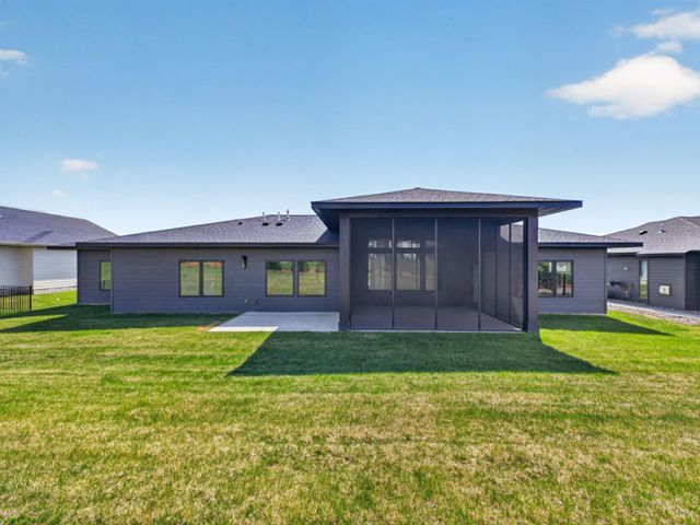 1547 Shannon Oaks Boulevard NE, Rochester, MN 55906