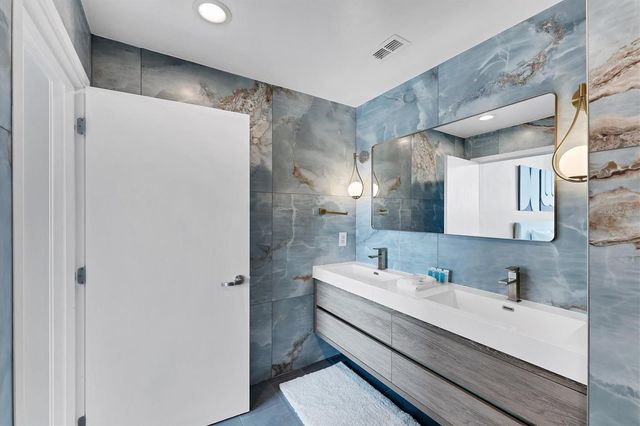 525 E JACKSON STREET 705, Orlando, FL 32801