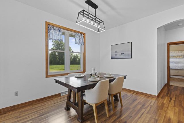 8464 COUNTY ROAD S, Pulaski, WI 54162