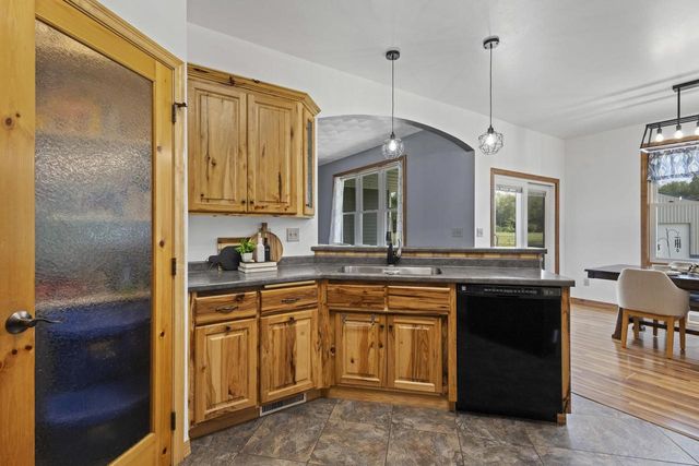 8464 COUNTY ROAD S, Pulaski, WI 54162