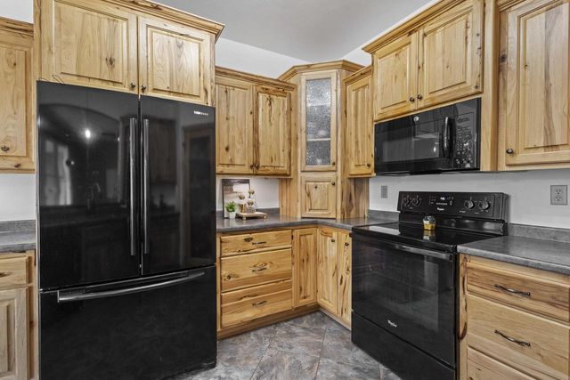 8464 COUNTY ROAD S, Pulaski, WI 54162