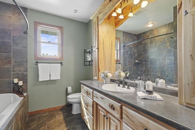 8464 COUNTY ROAD S, Pulaski, WI 54162