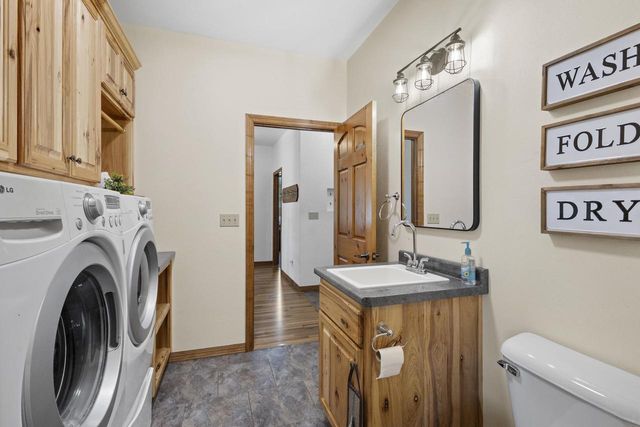 8464 COUNTY ROAD S, Pulaski, WI 54162