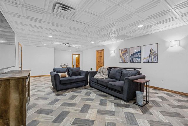 8464 COUNTY ROAD S, Pulaski, WI 54162