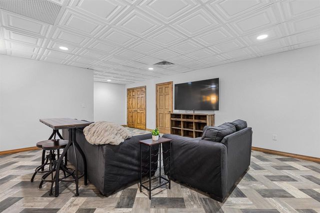 8464 COUNTY ROAD S, Pulaski, WI 54162