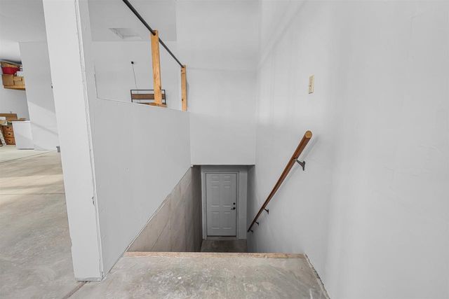 8464 COUNTY ROAD S, Pulaski, WI 54162