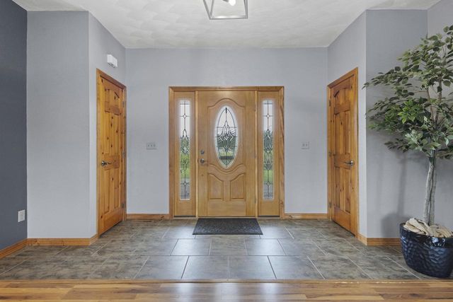 8464 COUNTY ROAD S, Pulaski, WI 54162