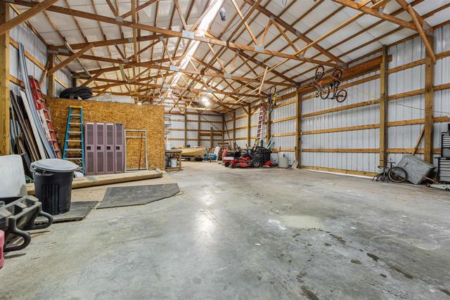 8464 COUNTY ROAD S, Pulaski, WI 54162