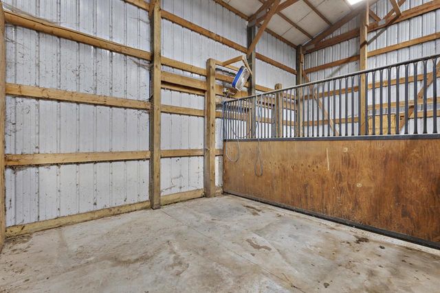 8464 COUNTY ROAD S, Pulaski, WI 54162