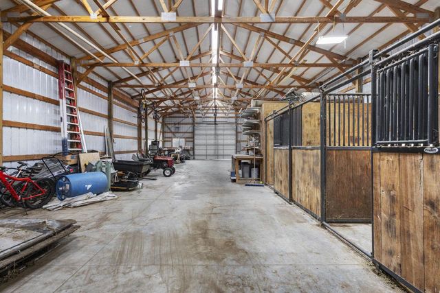 8464 COUNTY ROAD S, Pulaski, WI 54162