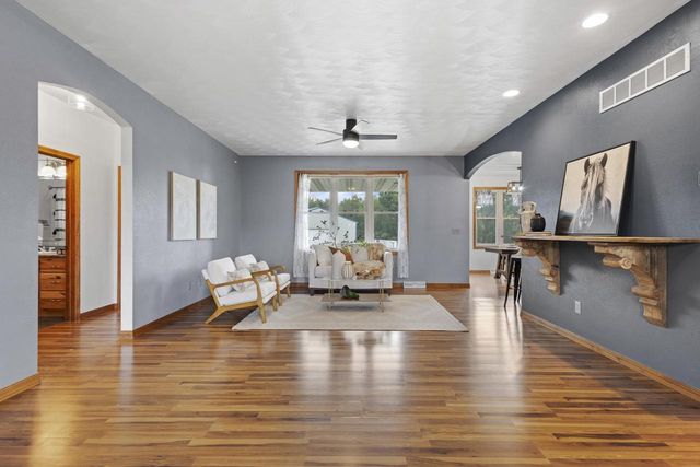 8464 COUNTY ROAD S, Pulaski, WI 54162