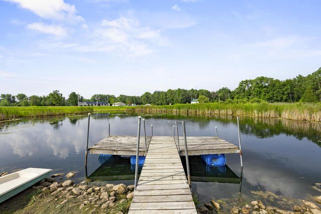 8464 COUNTY ROAD S, Pulaski, WI 54162