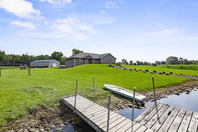 8464 COUNTY ROAD S, Pulaski, WI 54162