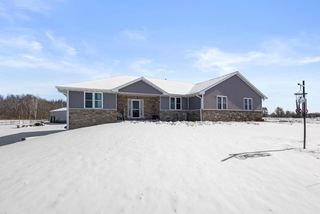 8464 COUNTY ROAD S, Pulaski, WI 54162