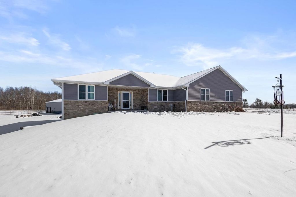8464 COUNTY ROAD S, Pulaski, WI 54162