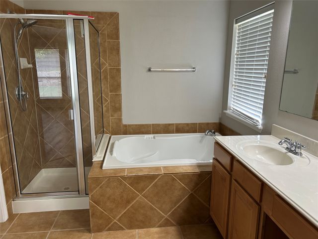 2717 Foxpoint Trail, Arlington, TX 76017