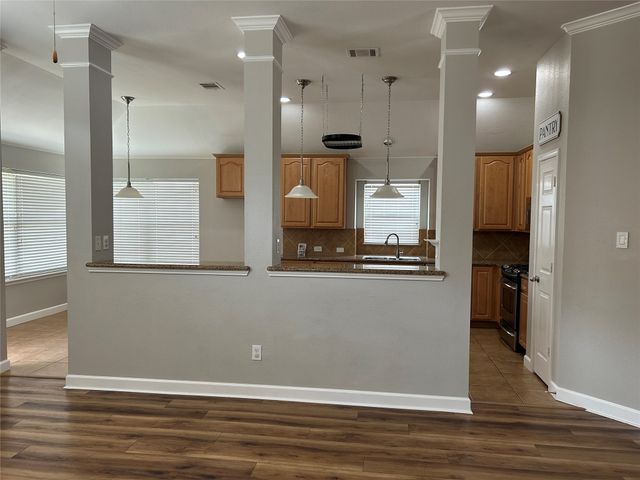 2717 Foxpoint Trail, Arlington, TX 76017