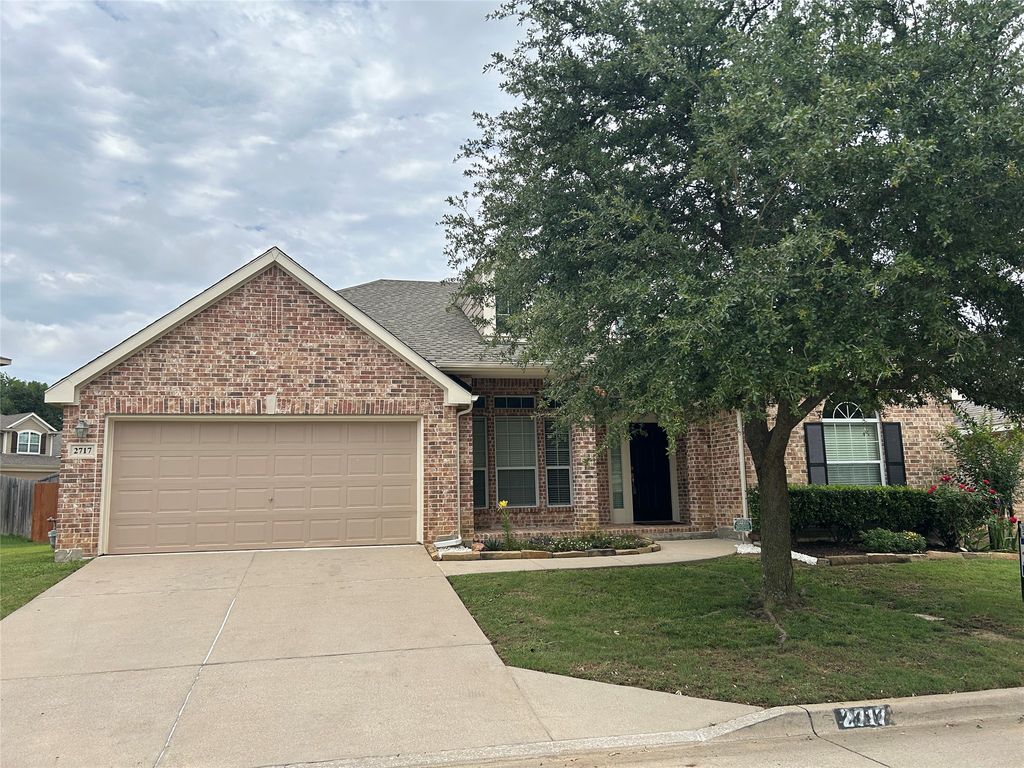 2717 Foxpoint Trail, Arlington, TX 76017