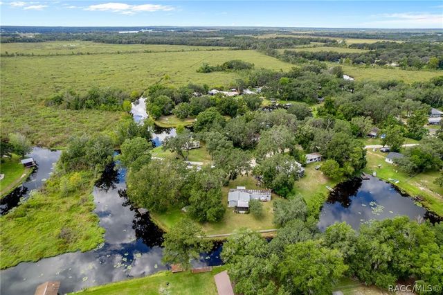 2011 N Twig Point, Inverness, FL 34453