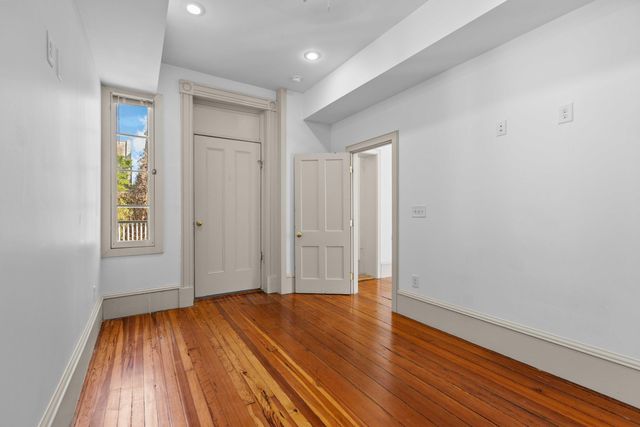 35 Society Street E, Charleston, SC 29401