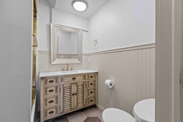 35 Society Street E, Charleston, SC 29401