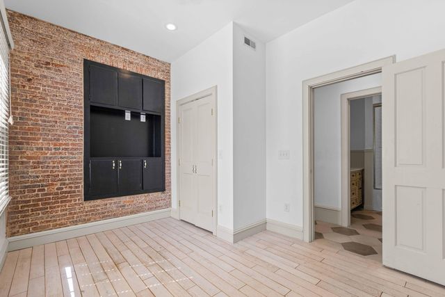 35 Society Street E, Charleston, SC 29401