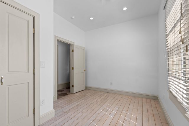 35 Society Street E, Charleston, SC 29401