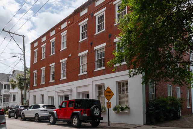 35 Society Street E, Charleston, SC 29401