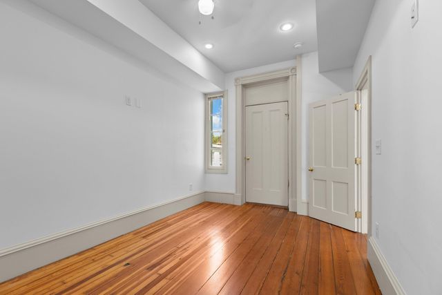 35 Society Street E, Charleston, SC 29401
