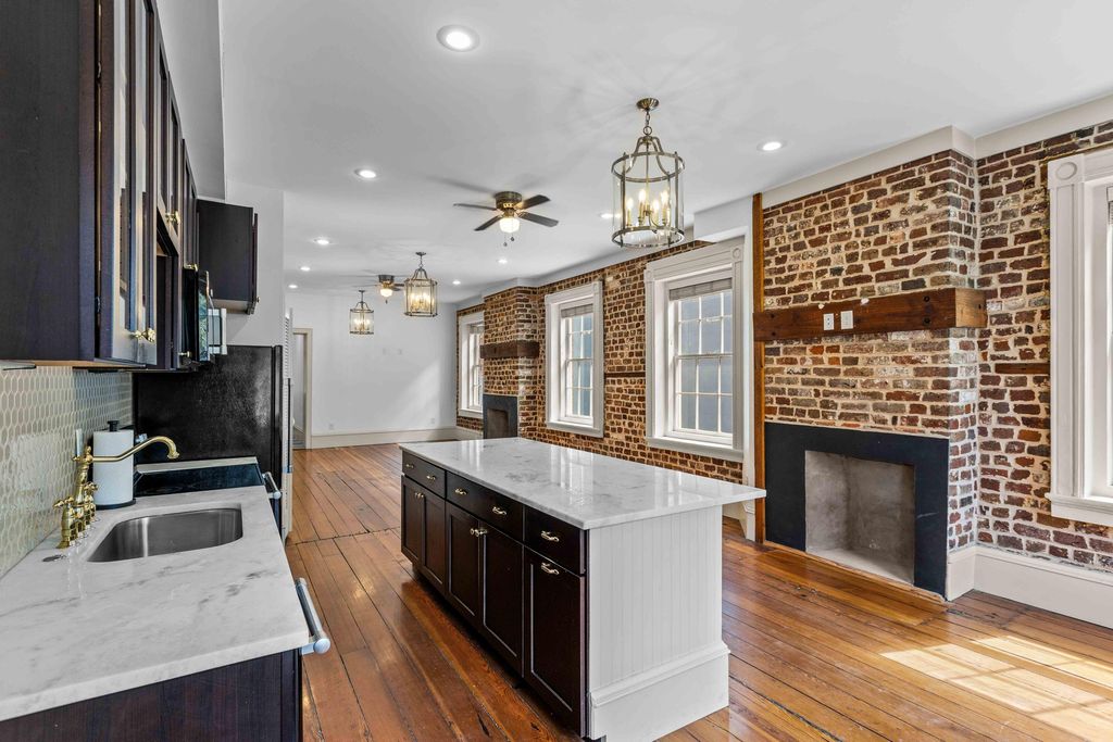 35 Society Street E, Charleston, SC 29401
