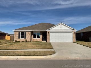 8515 E 164th Street S, Bixby, OK 74008
