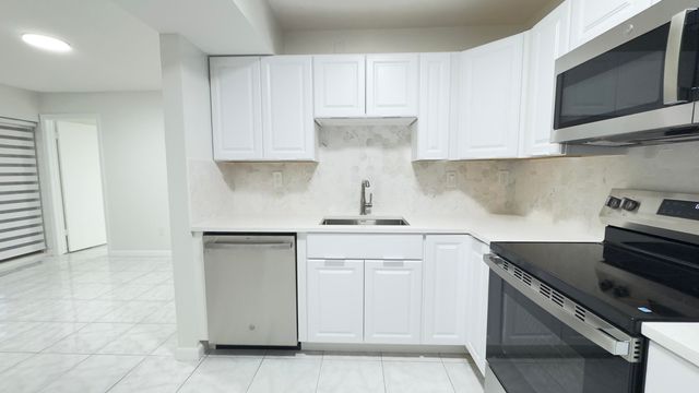 20015 NE 3RD Court 1, Miami, FL 33179