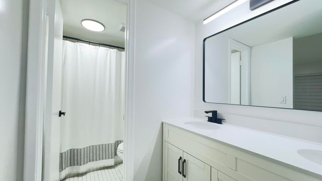20015 NE 3RD Court 1, Miami, FL 33179