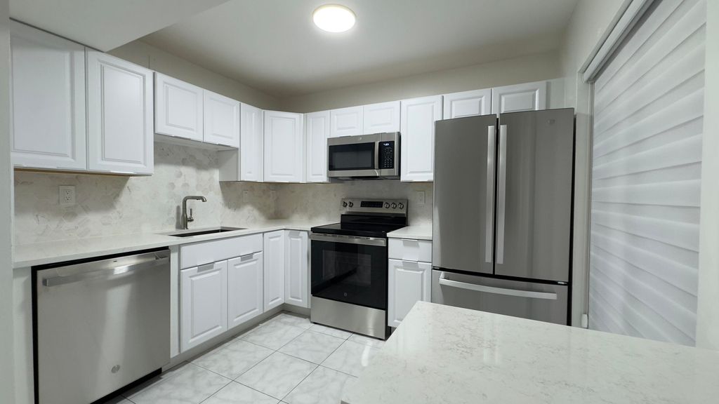 20015 NE 3RD Court 1, Miami, FL 33179