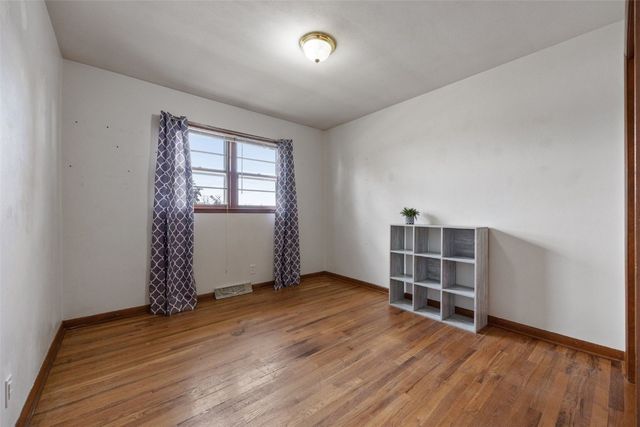 109 Evelyn Drive SW, Cedar Rapids, IA 52404