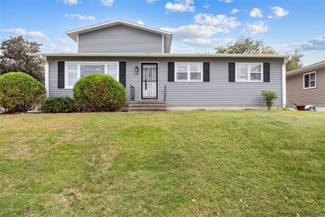 109 Evelyn Drive SW, Cedar Rapids, IA 52404