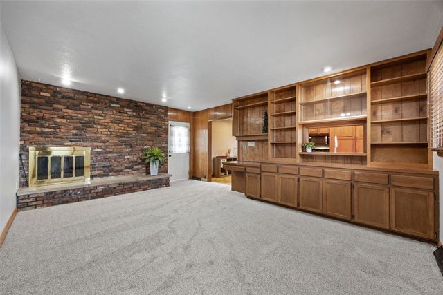 109 Evelyn Drive SW, Cedar Rapids, IA 52404