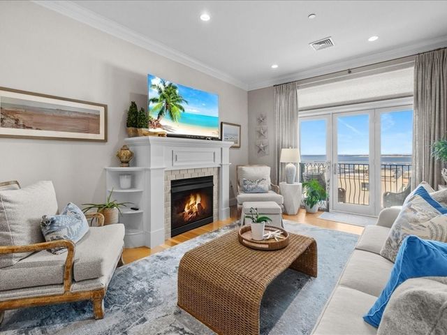 7 Russell Street 303, Plymouth, MA 02360